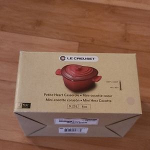 Le creuset pink heart 8oz stoneware